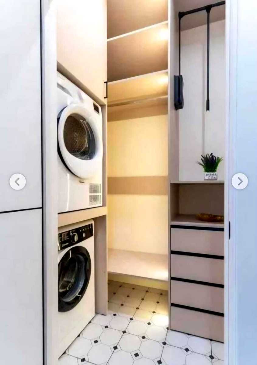 1879194193919351