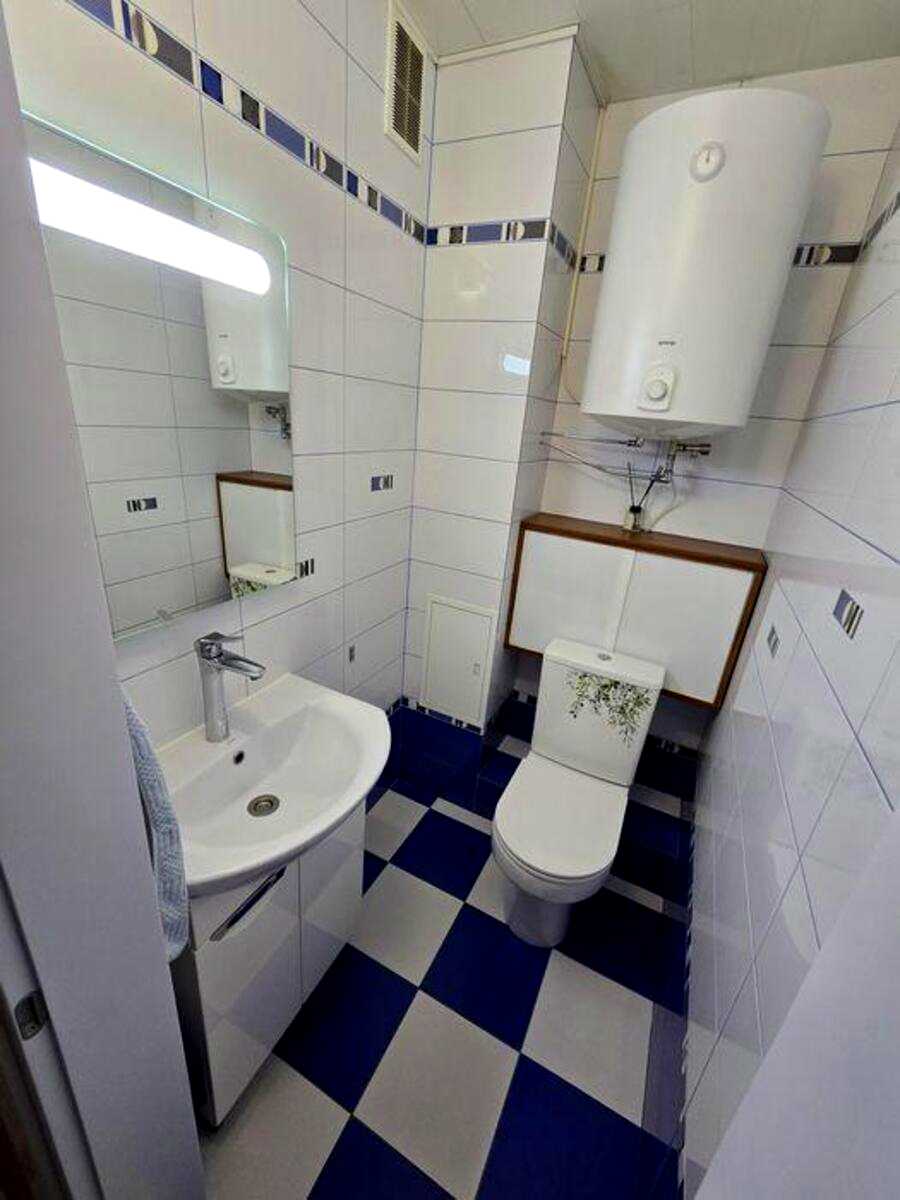 1879195491578528