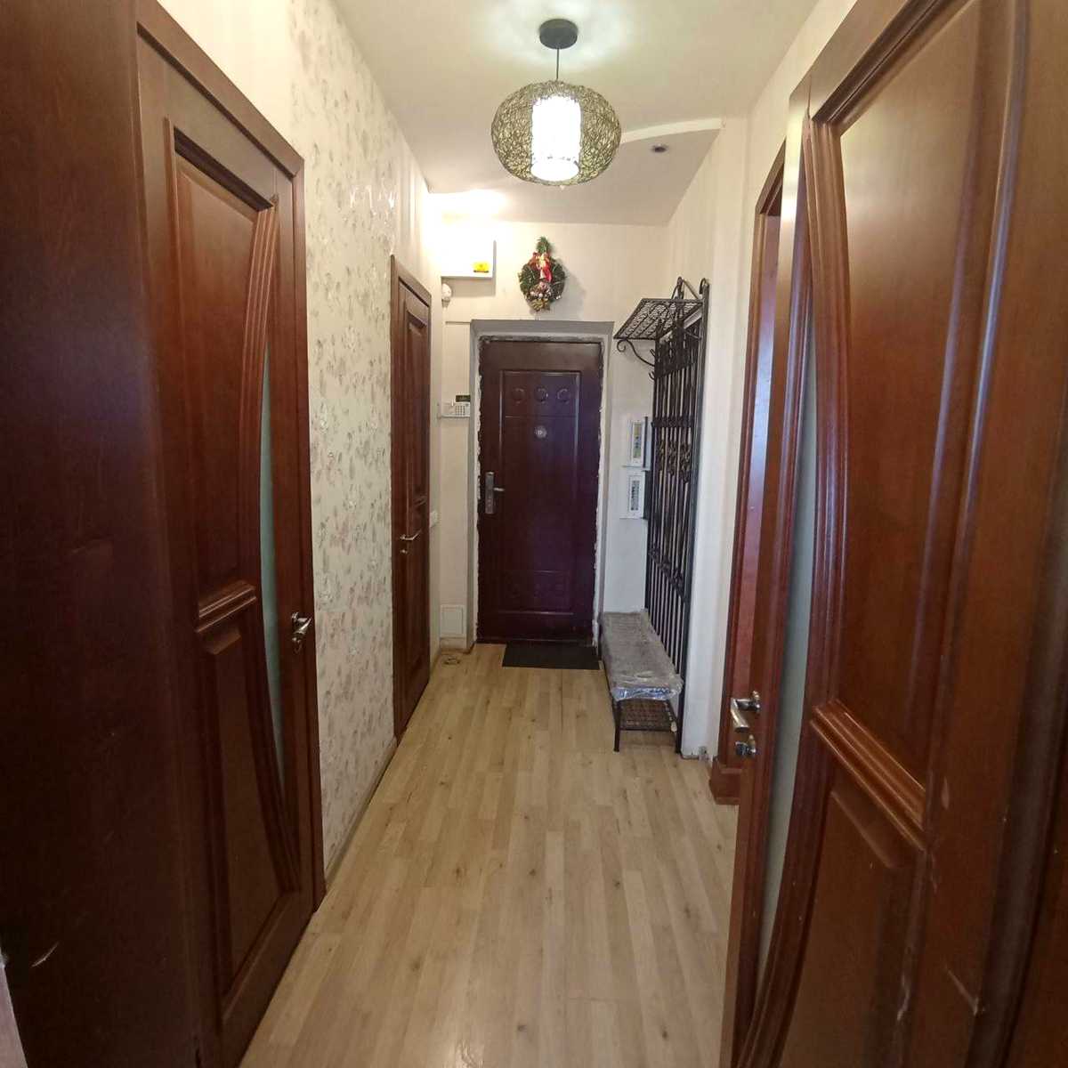 1879195761561037