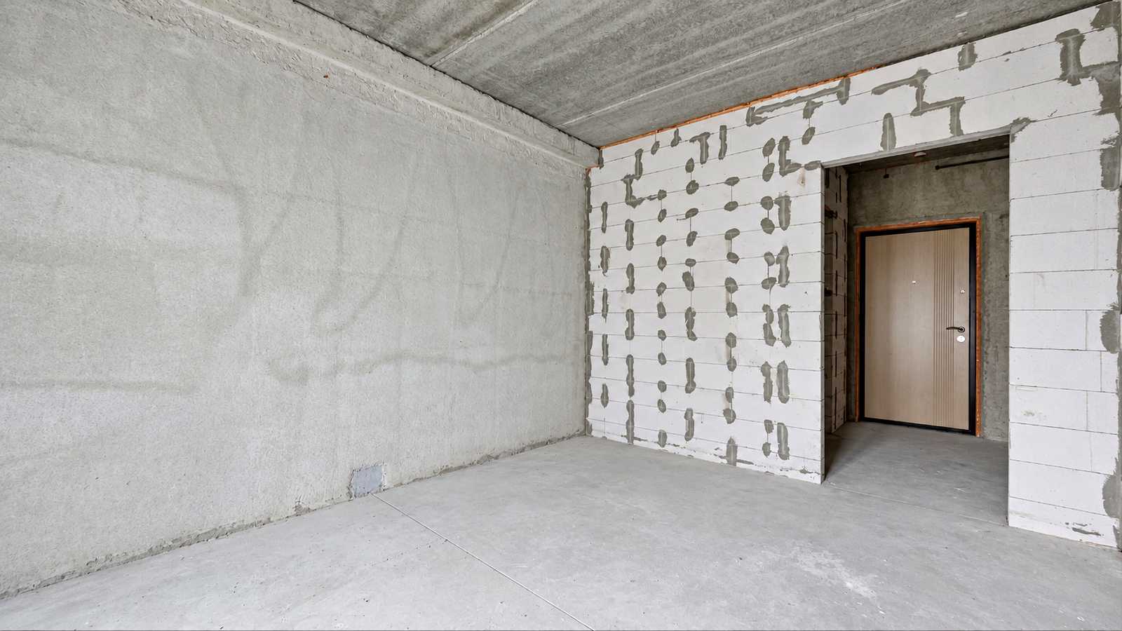 1879197136140547