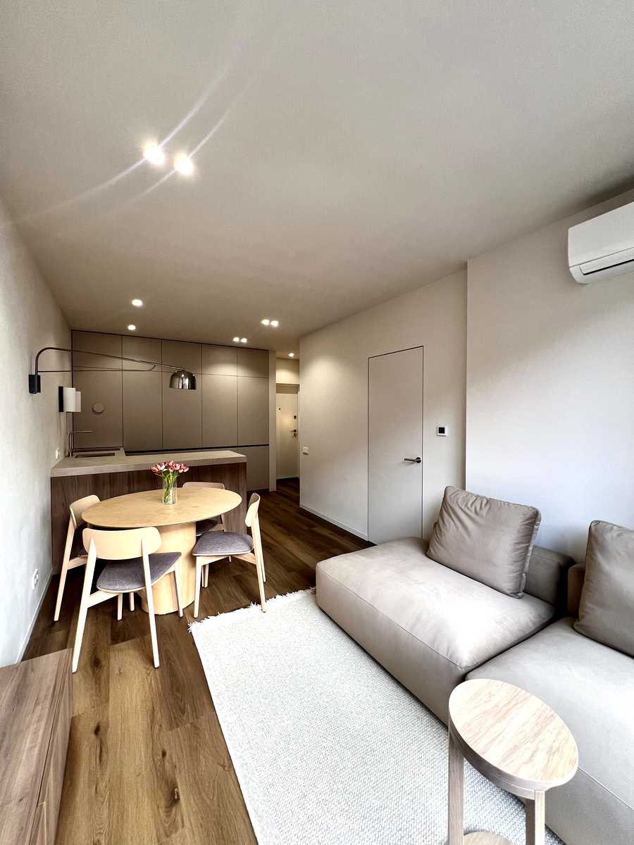 1879197608225827