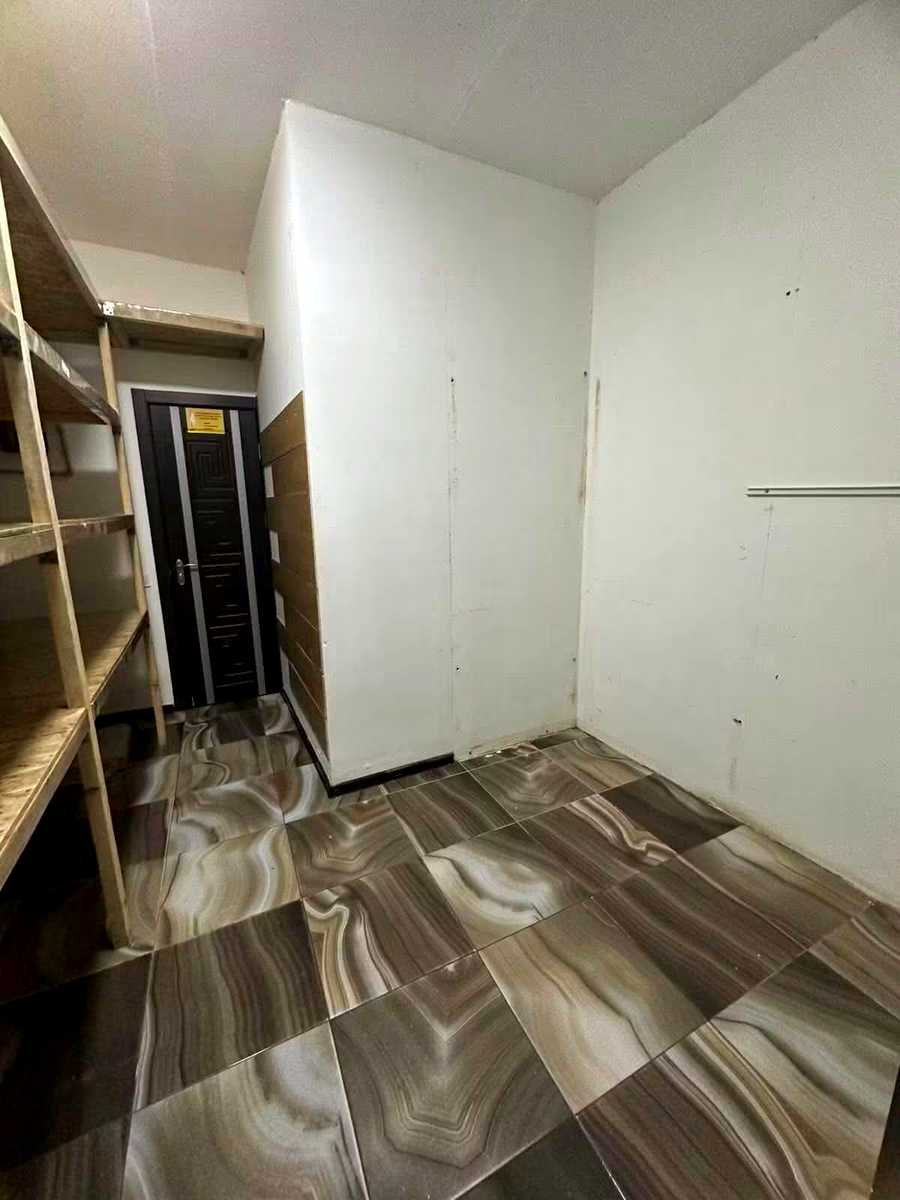 1879197944446176