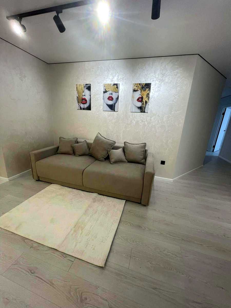 1879205025024438