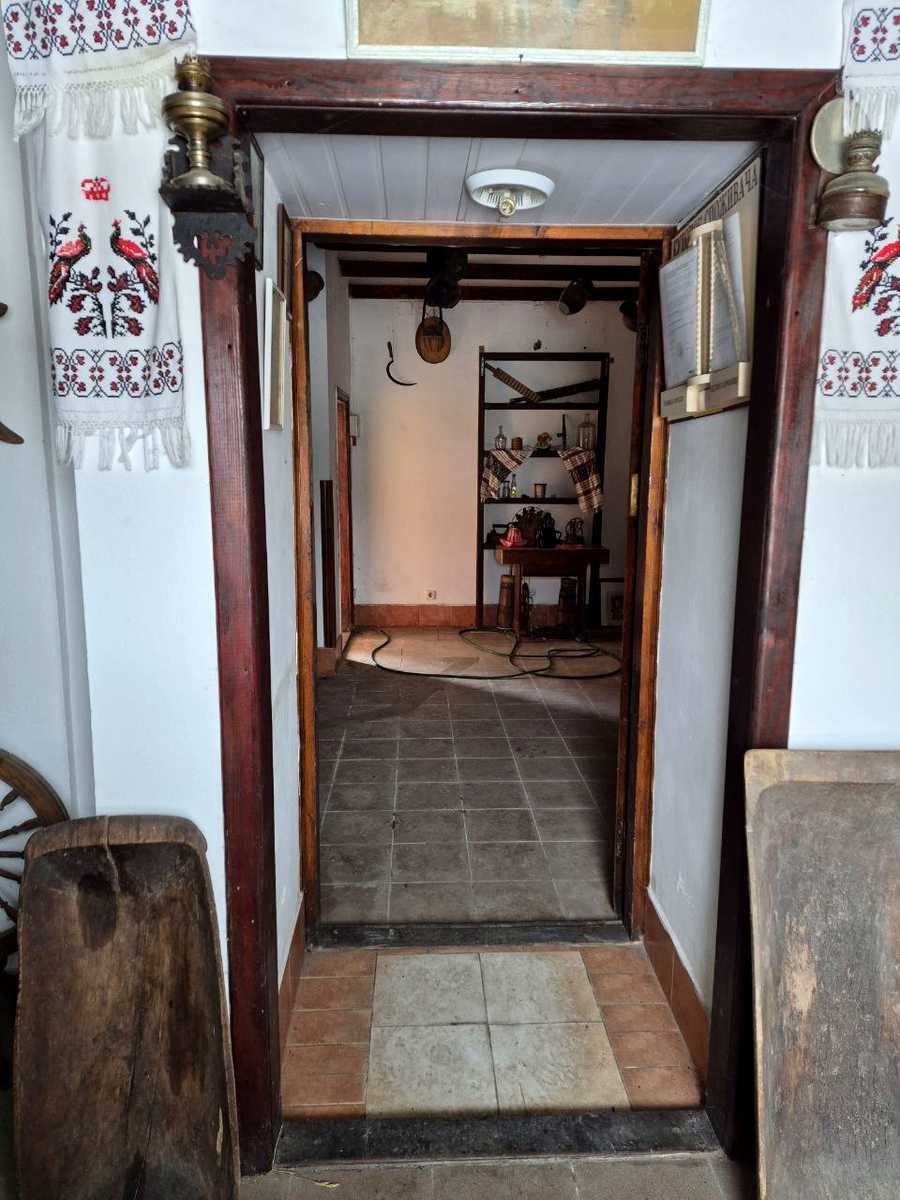 1879205771309184