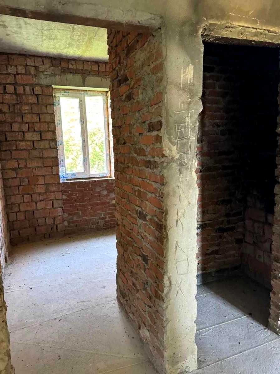 1879206030810562