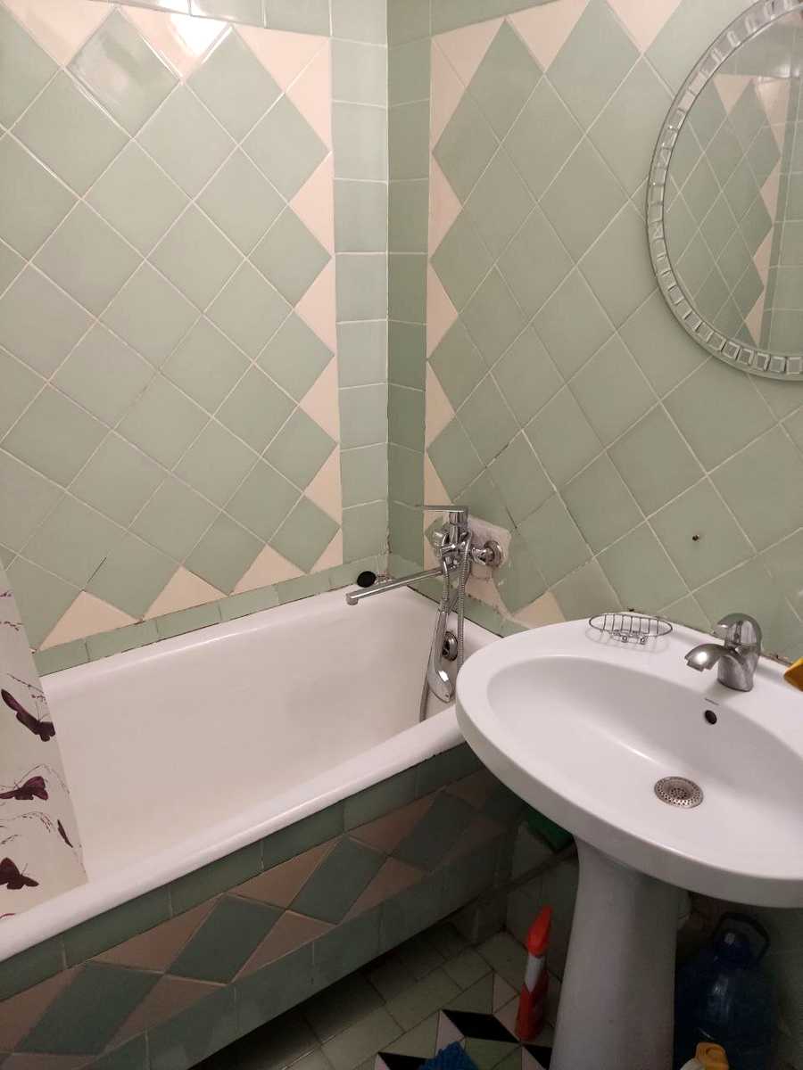 1879206527500376