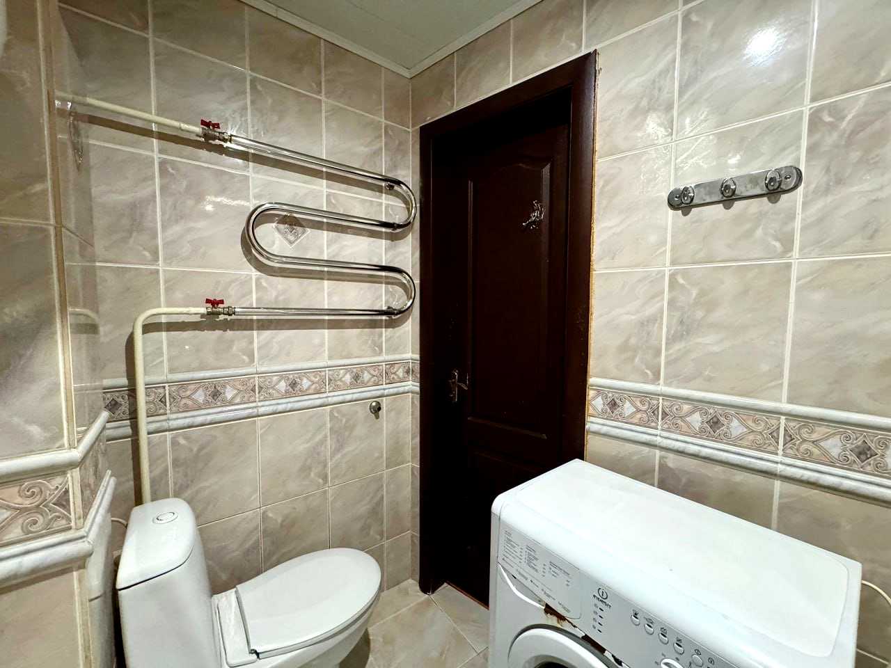 1879207100996306