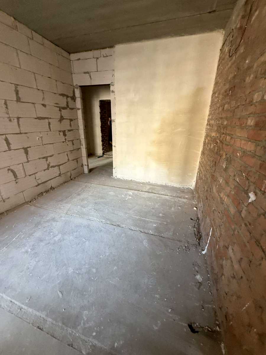 1879207683890843