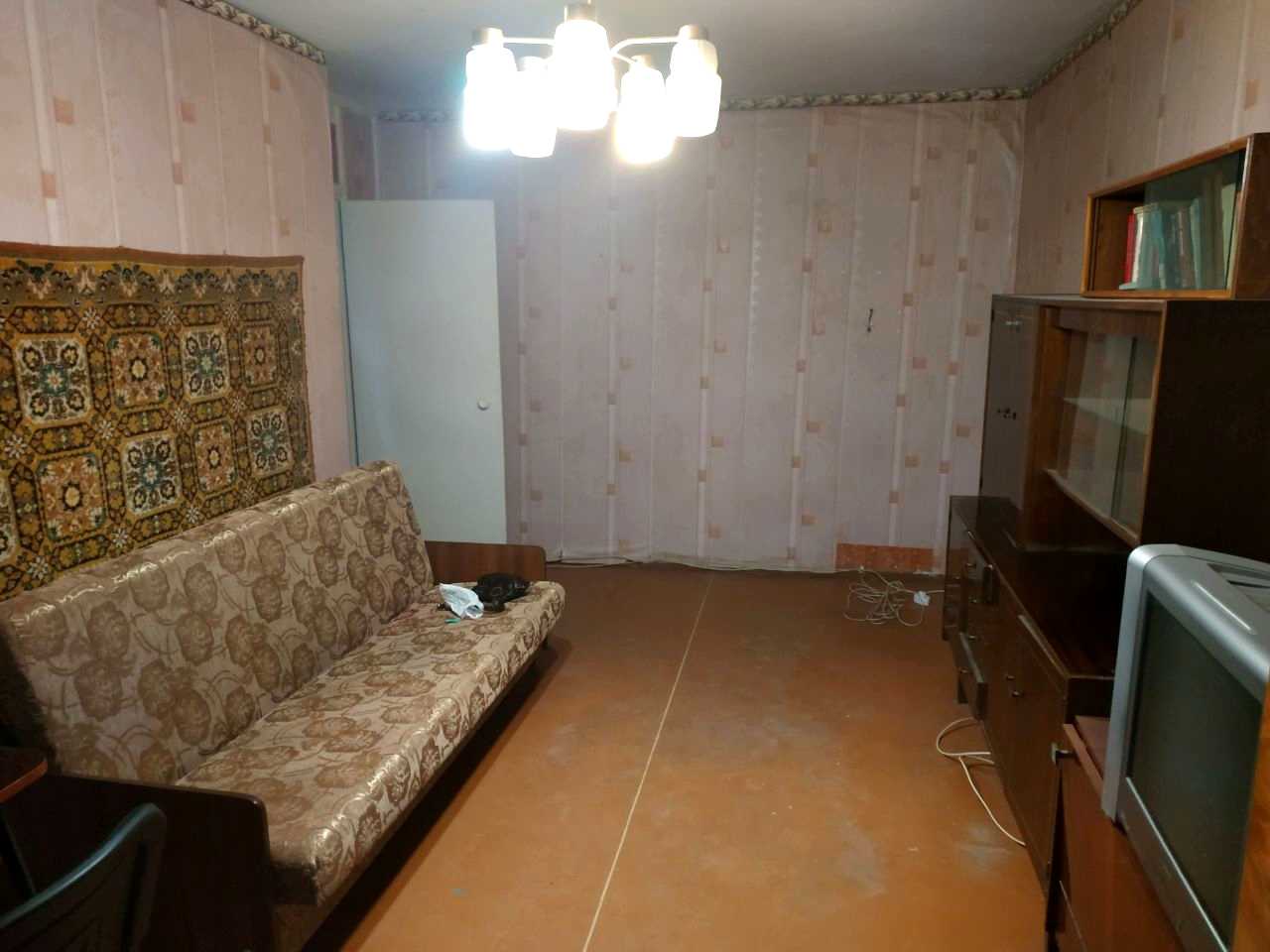 1879214735535891