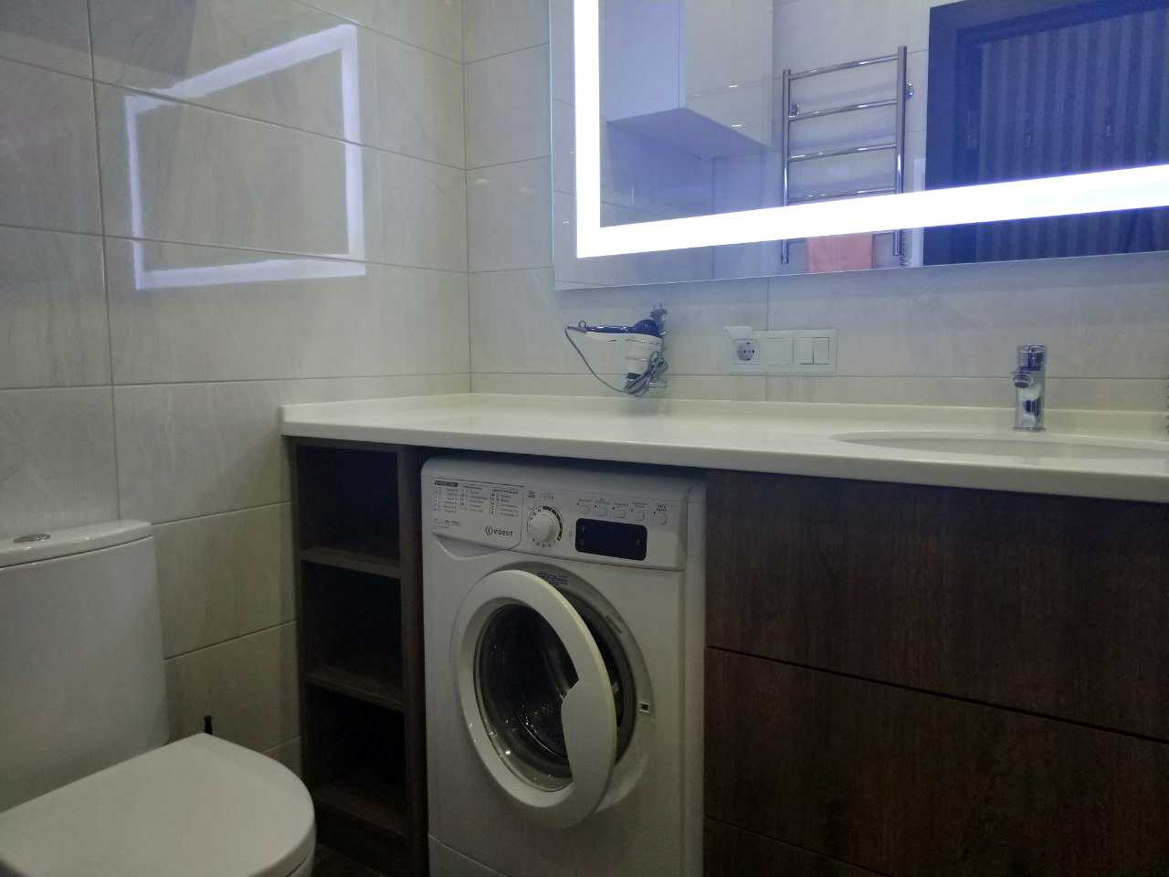 1879214860642349
