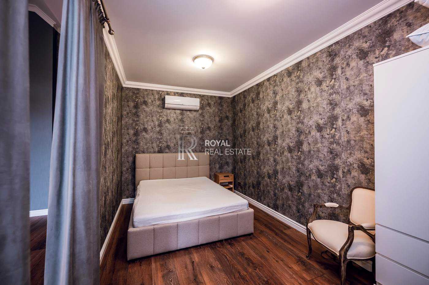 1879215280408489