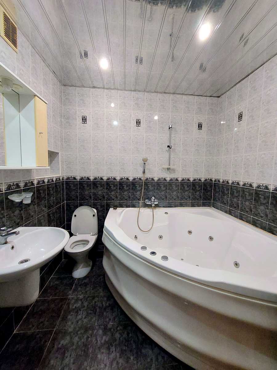 1879215396698648