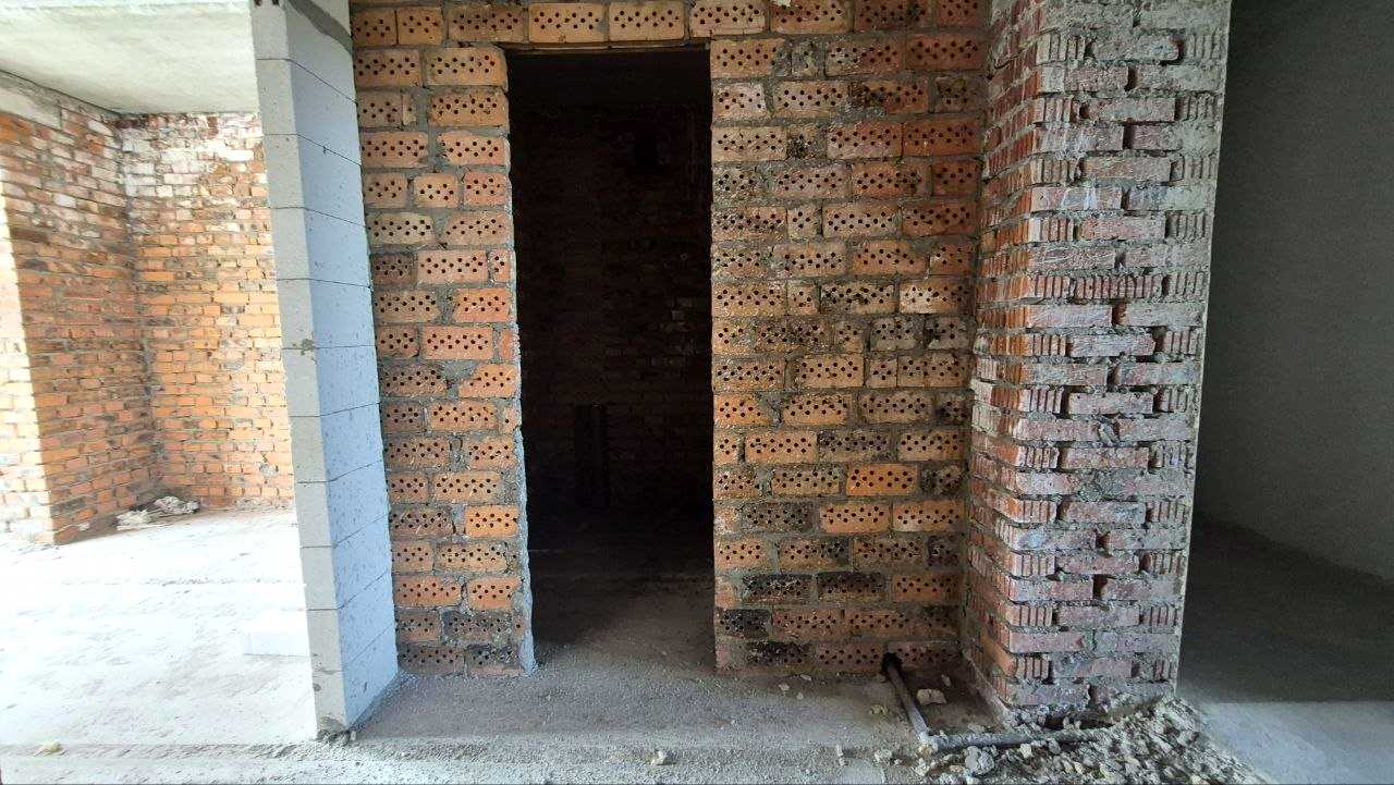 1879216317051836