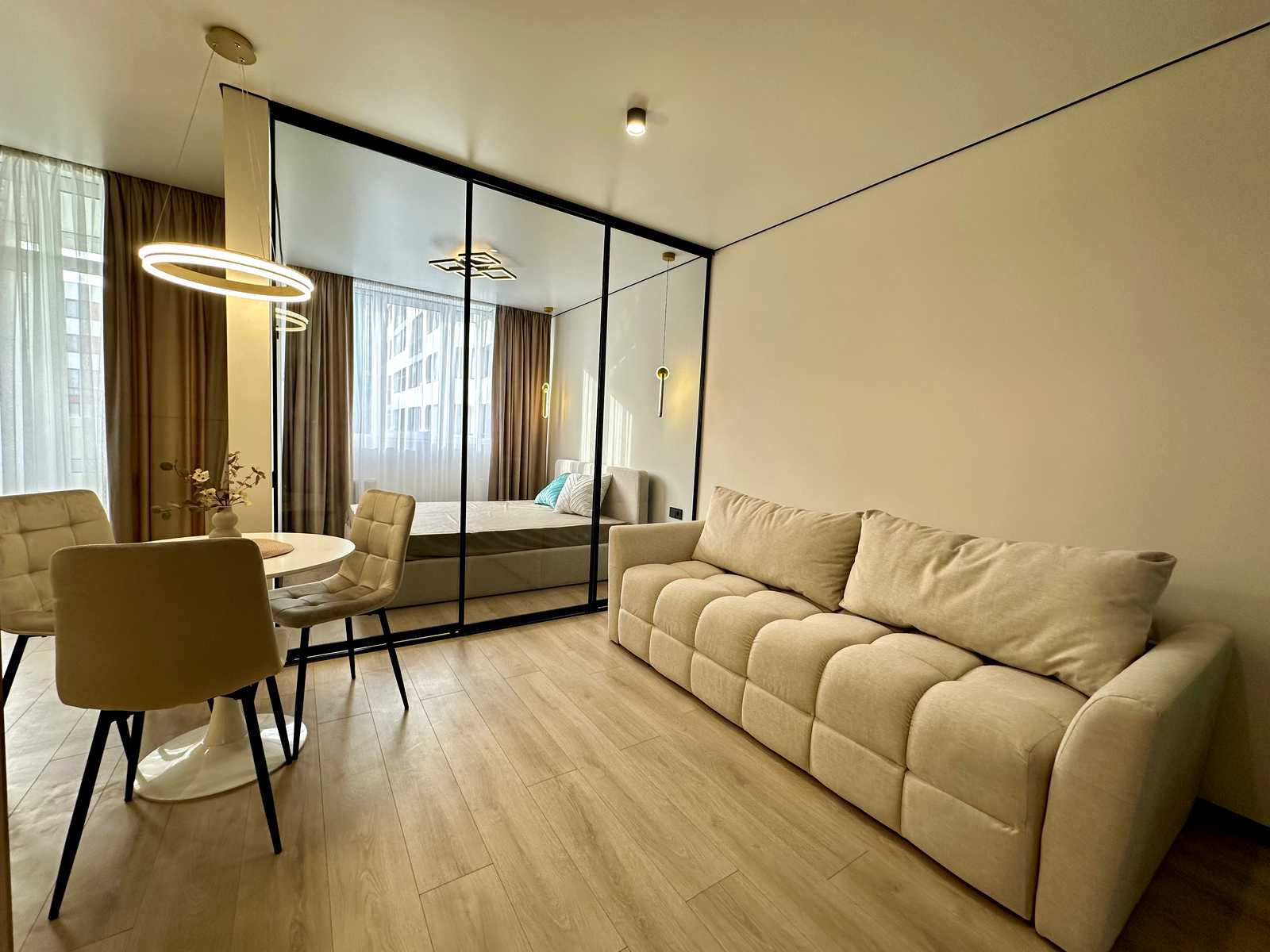 1879217117632962
