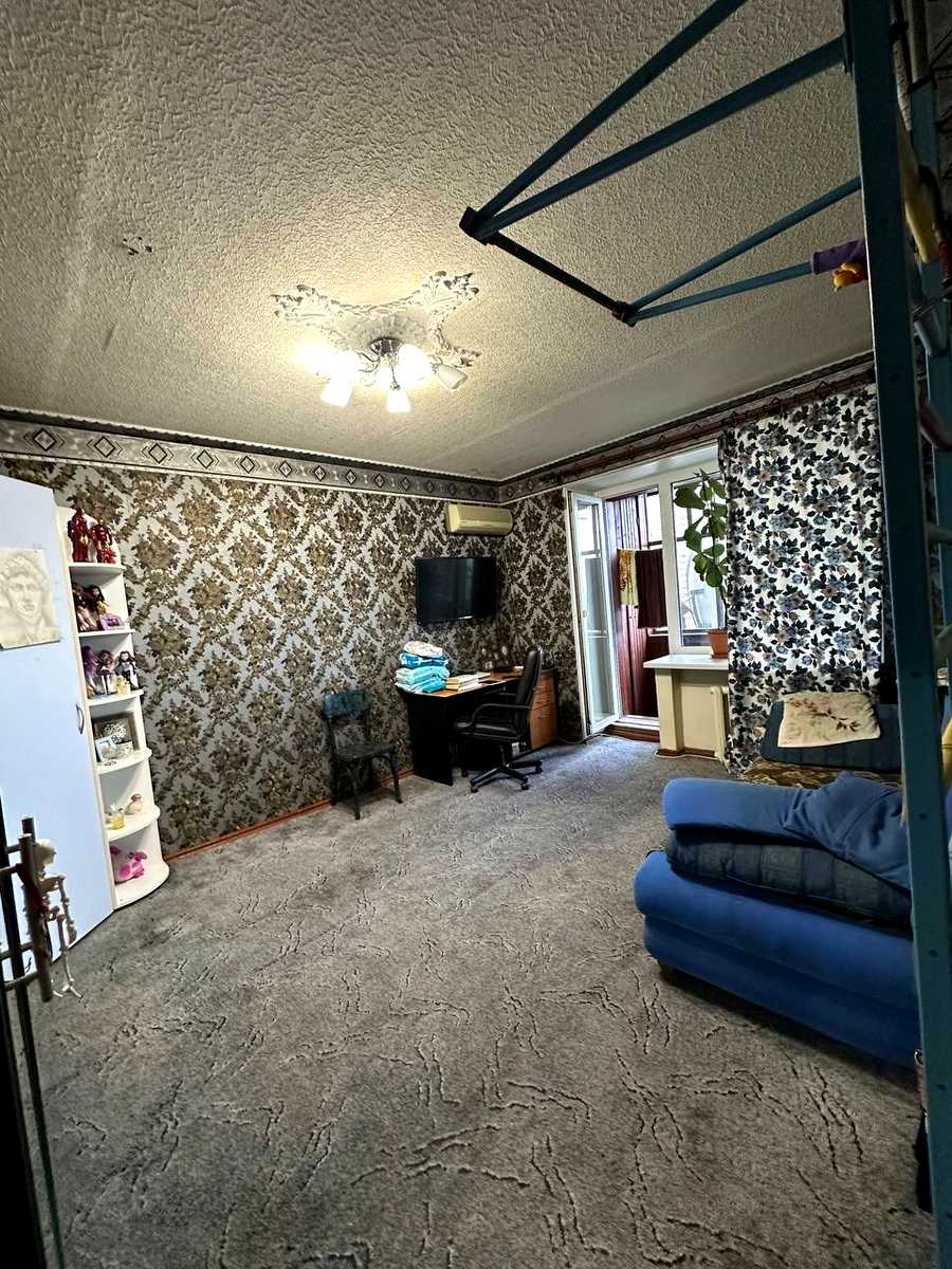 1879233383391929
