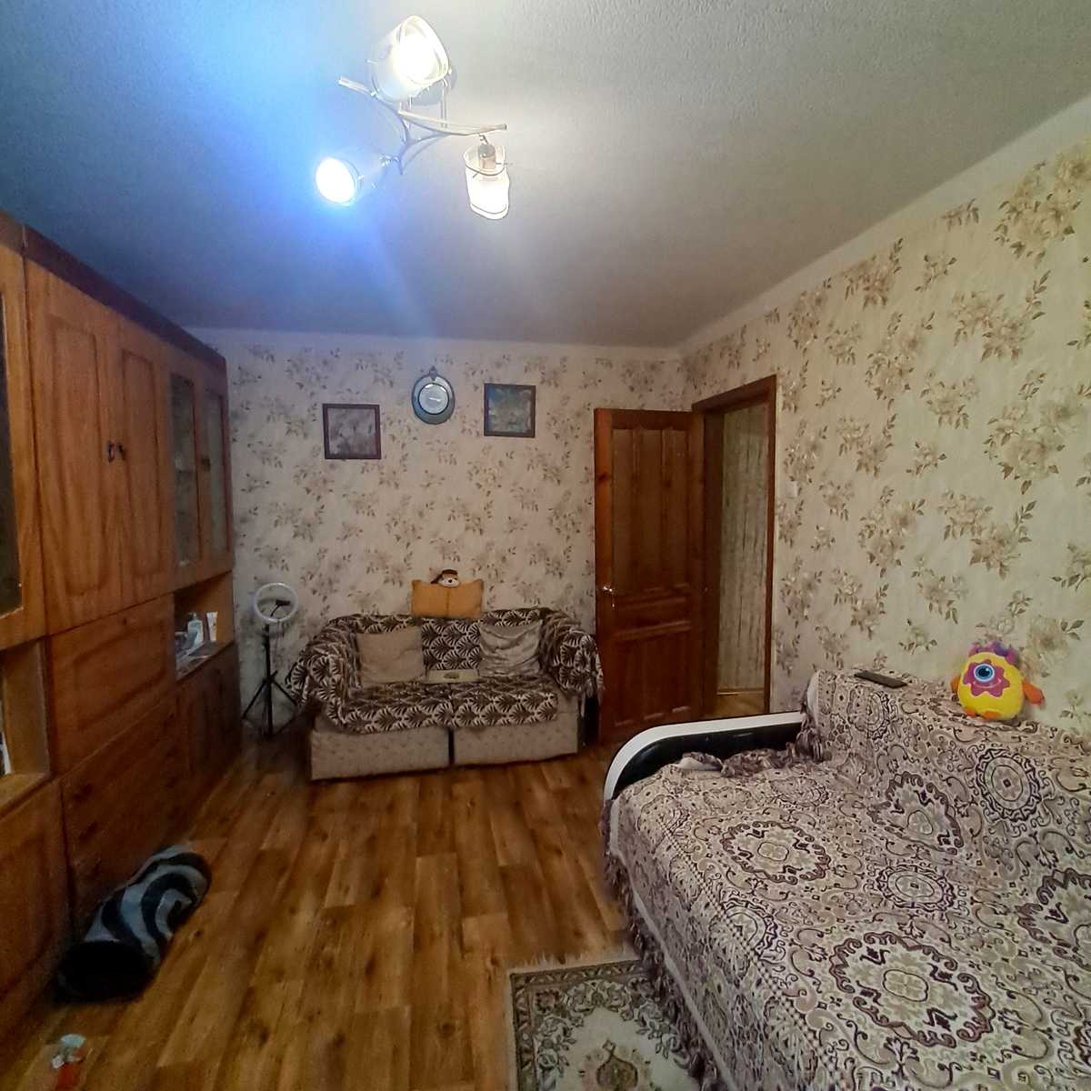 1879233615702571