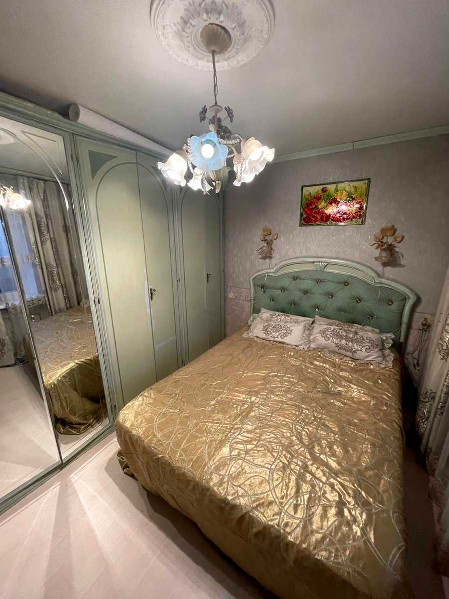 1879276405617905