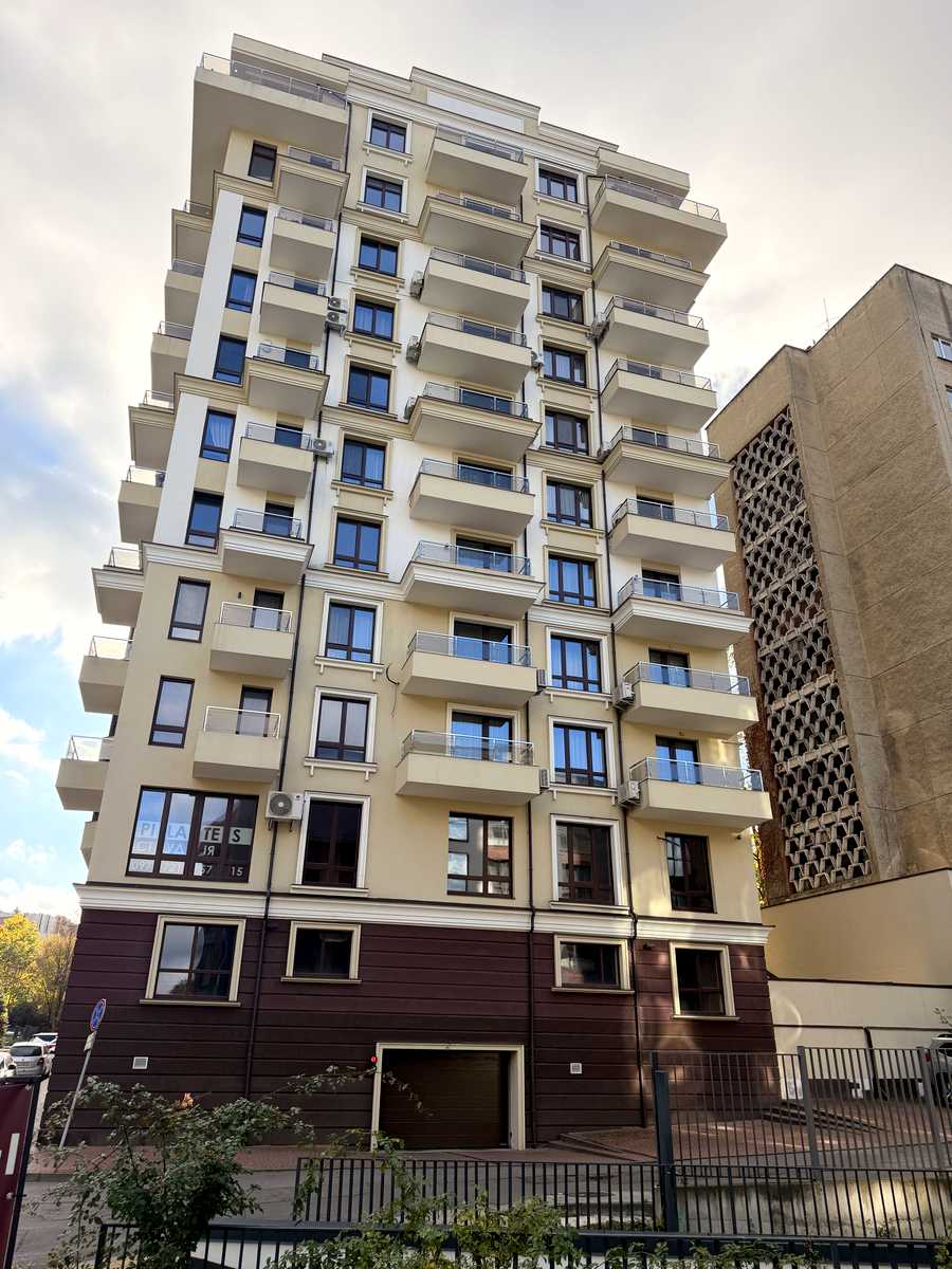 1879279509900354