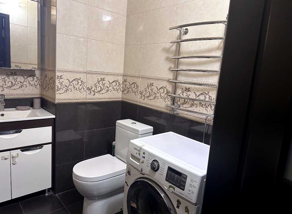 1879284893645086