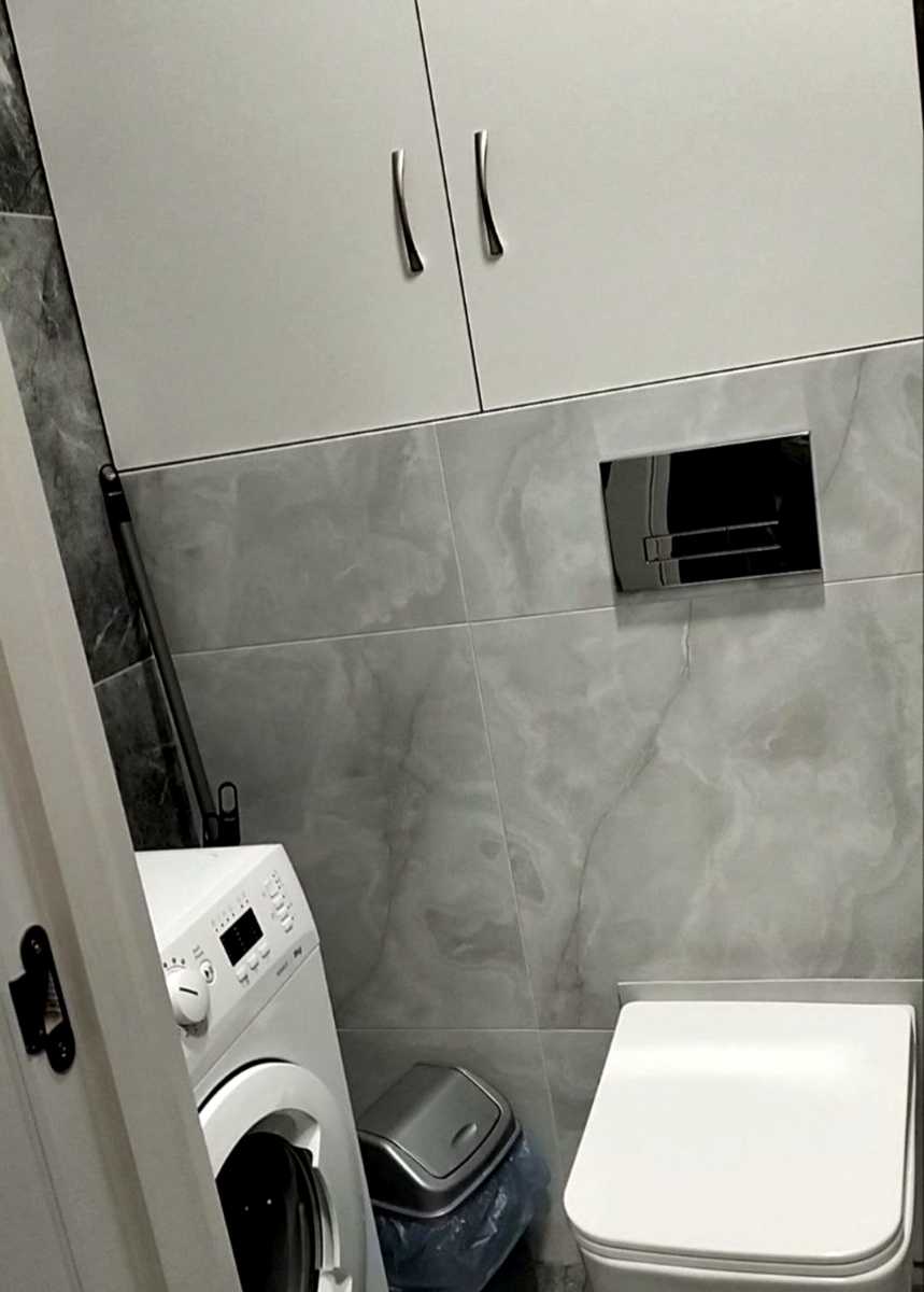 1879285841202625