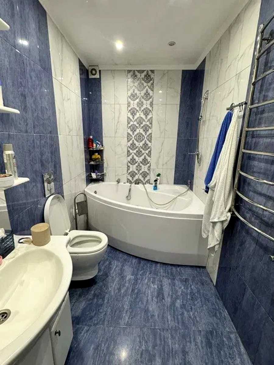 1879297025771064