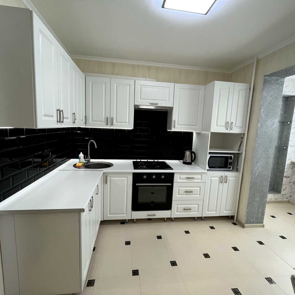 1879299839935847