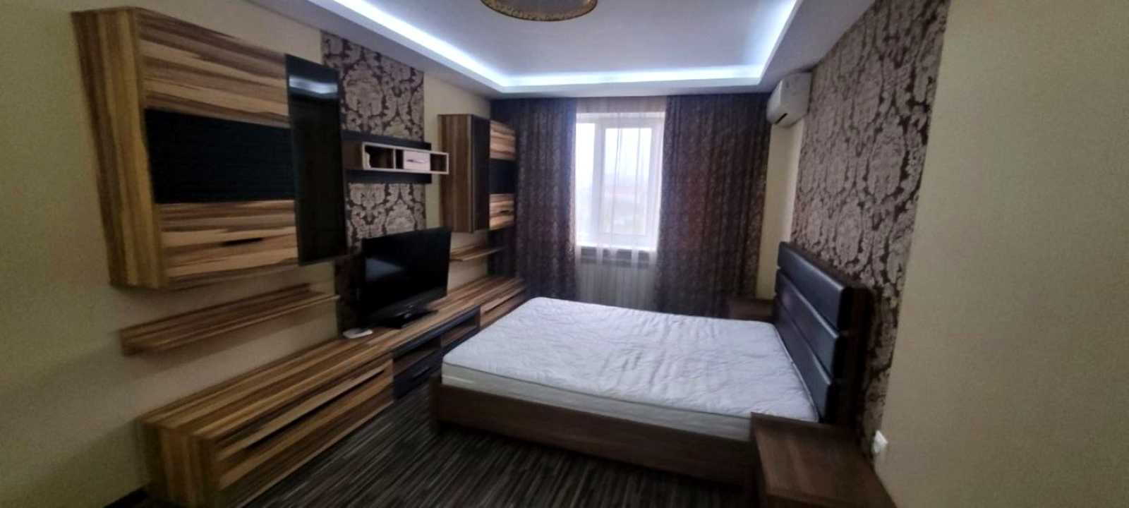 1879303712695589