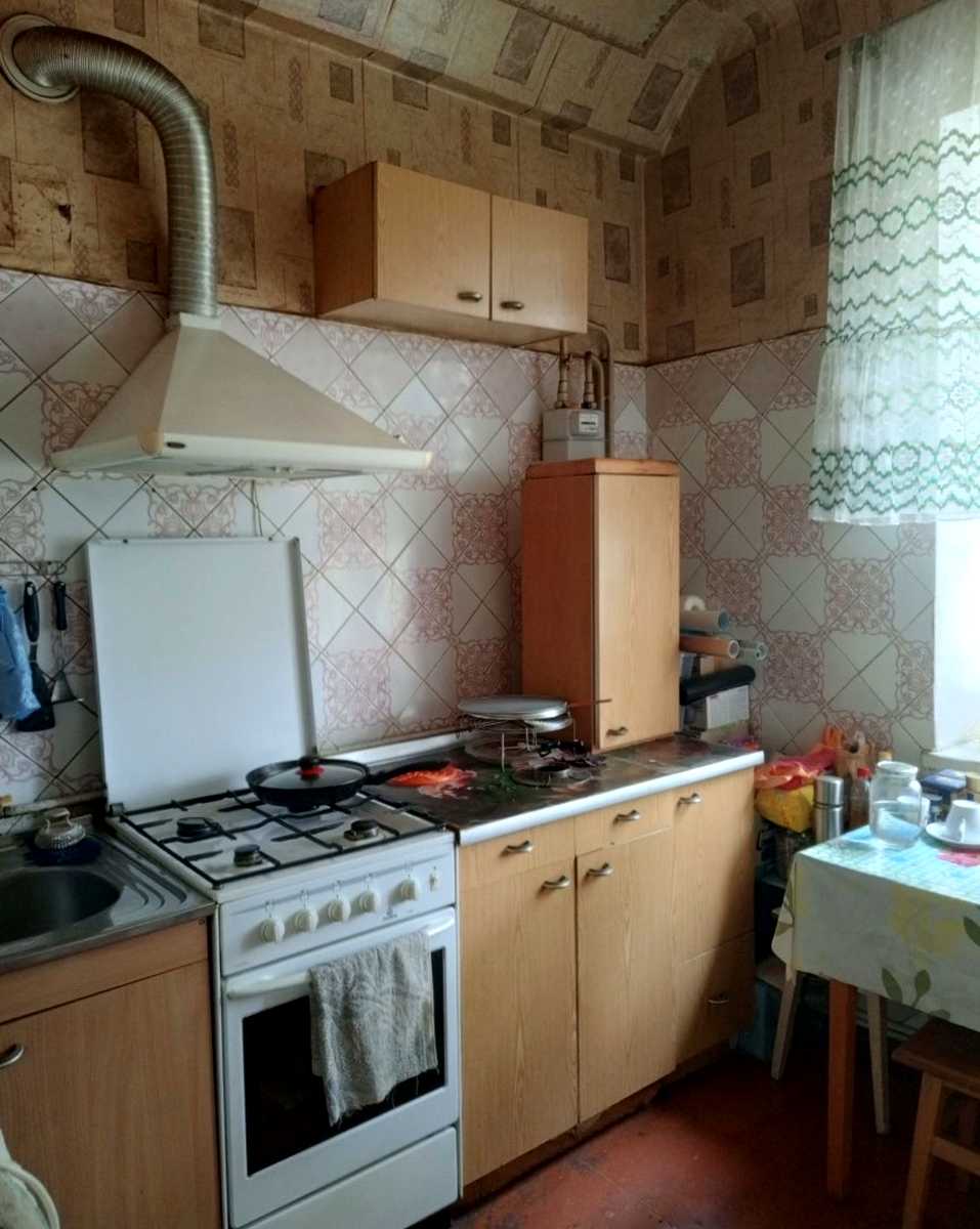1879314845740192
