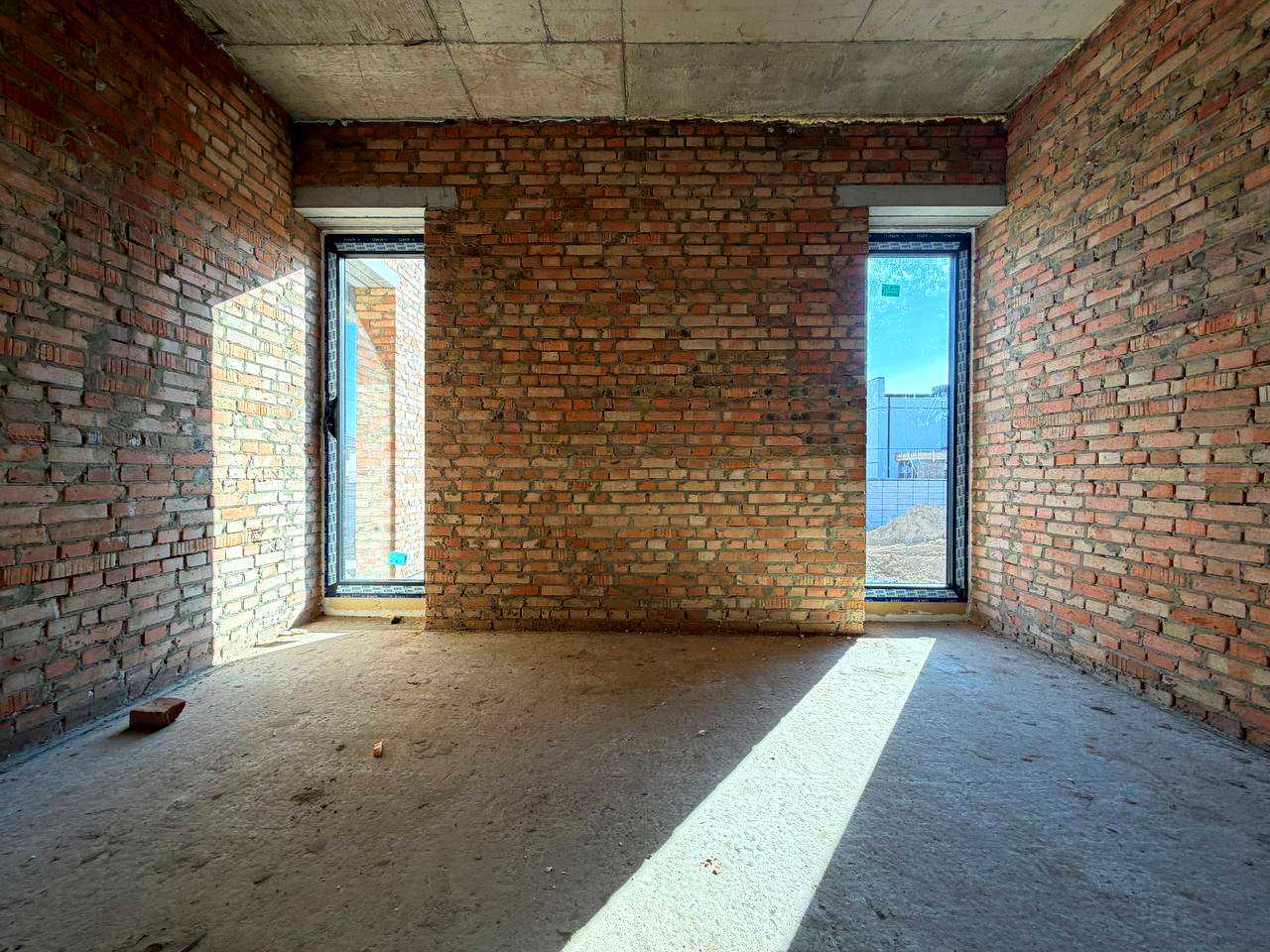 1879323821742590
