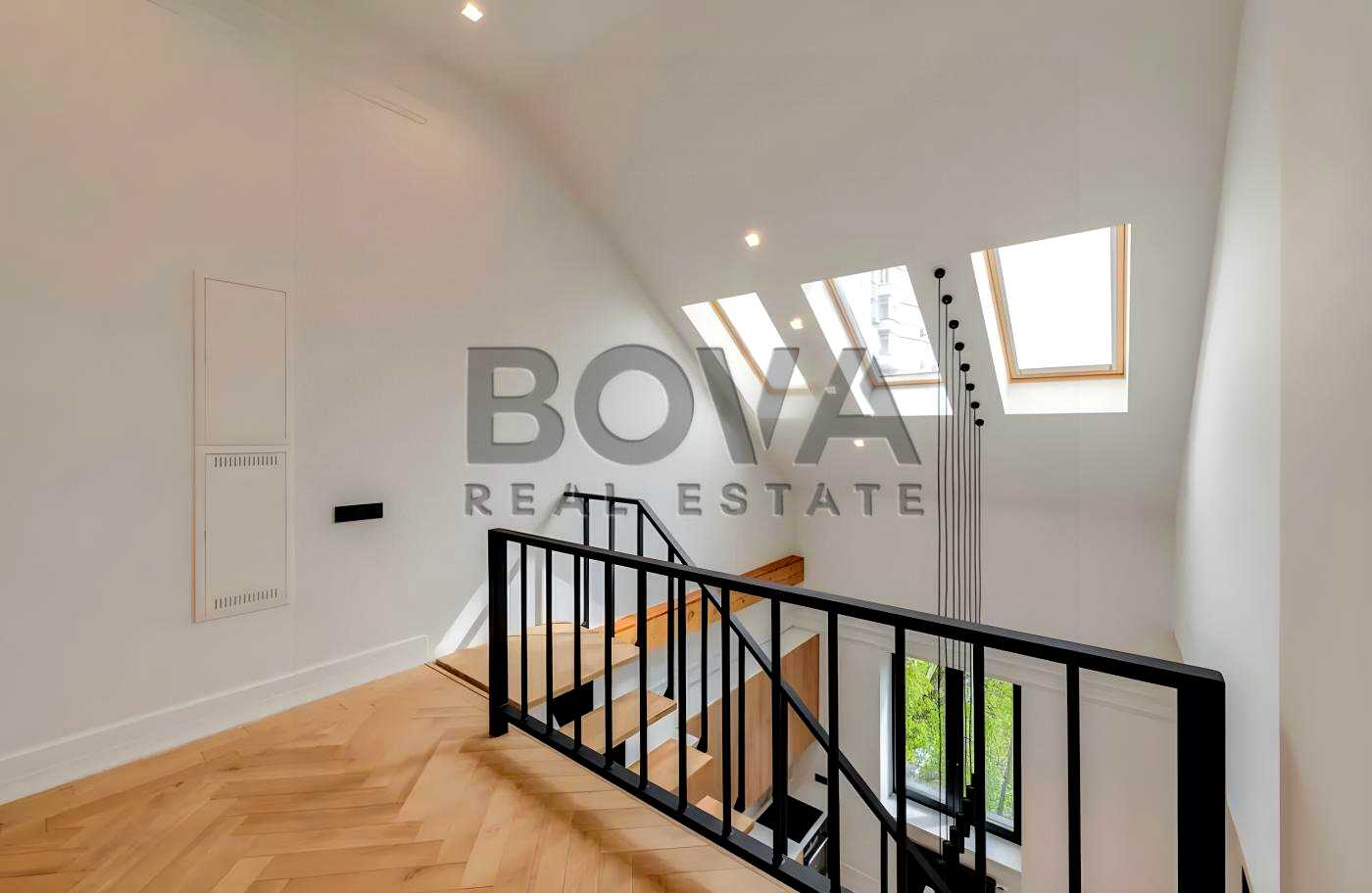 1879329251922257