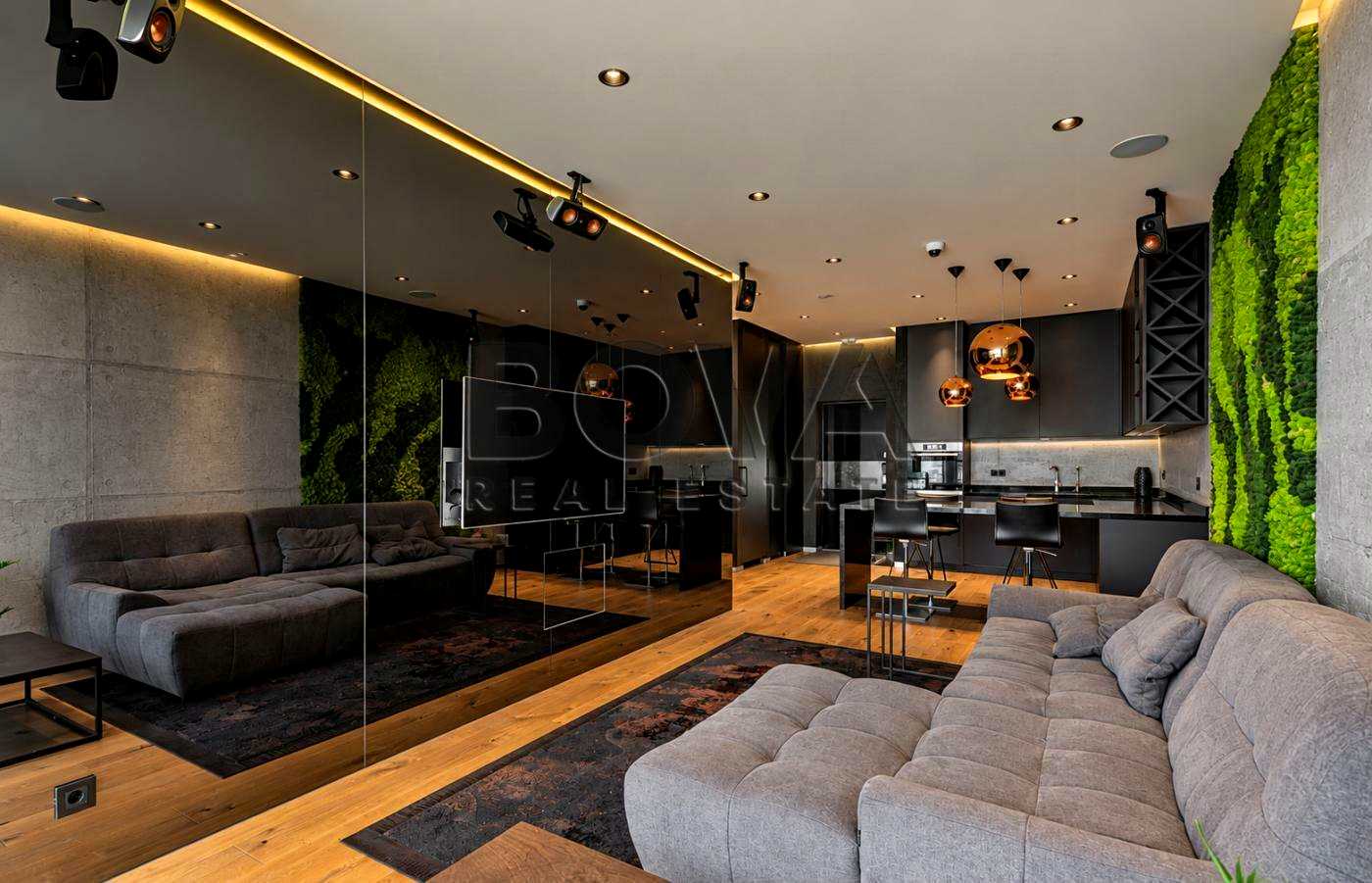 1879329273693351