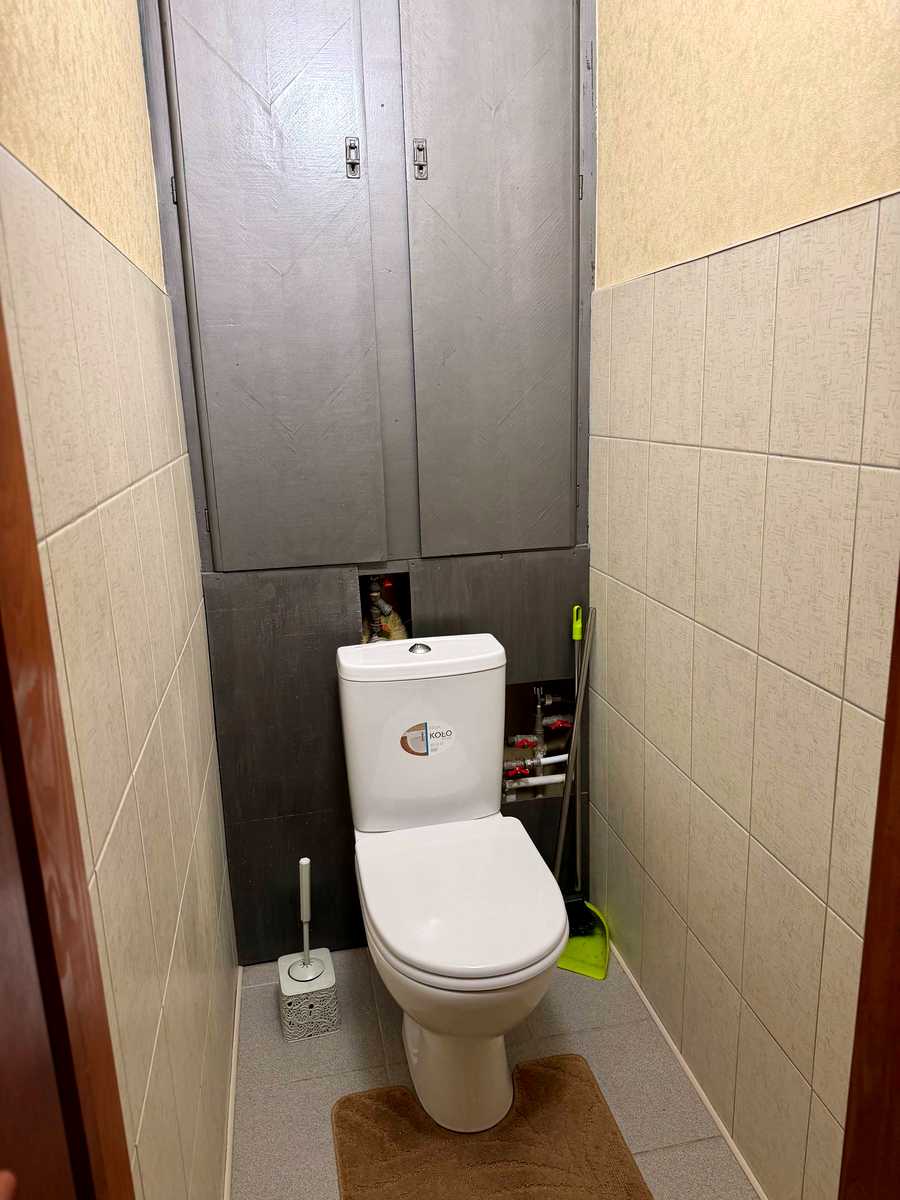 1879369611413749
