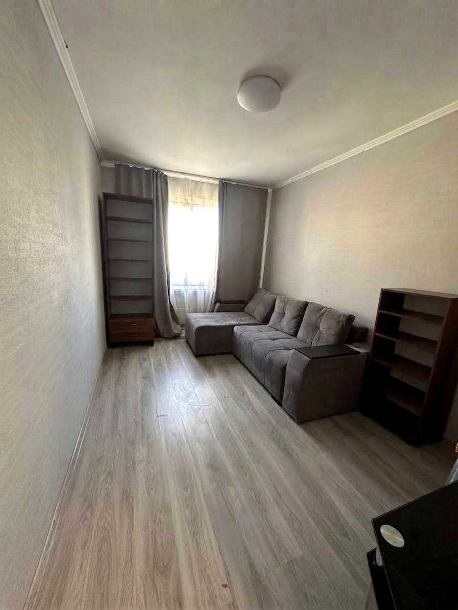 1879377033849325