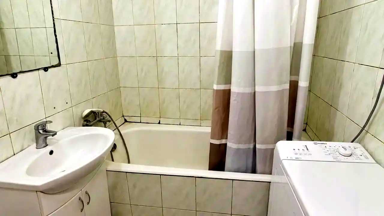 1879378185268470
