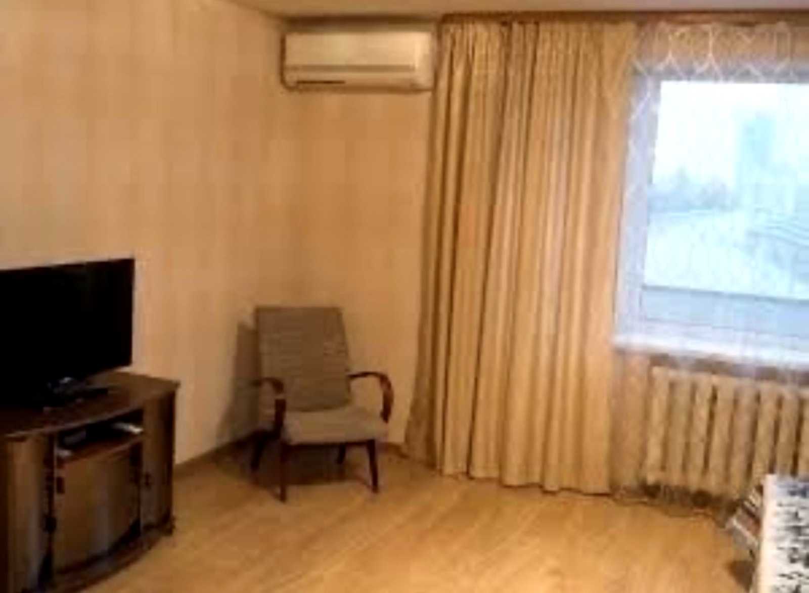 1879379408055299