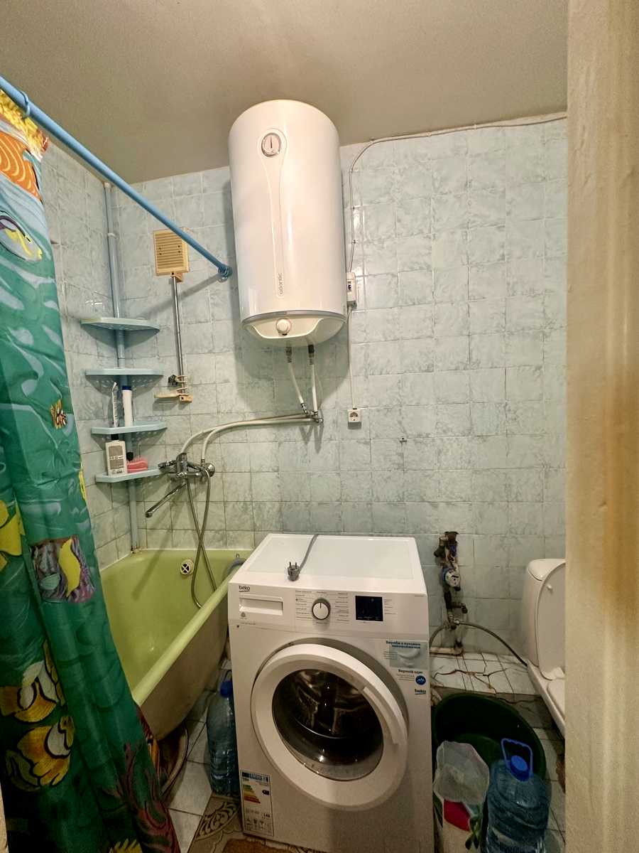 1879380924994391