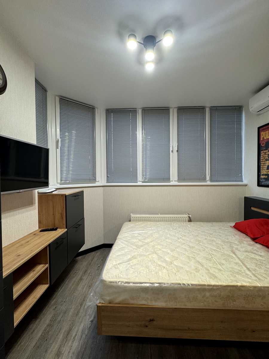 1879381975534334