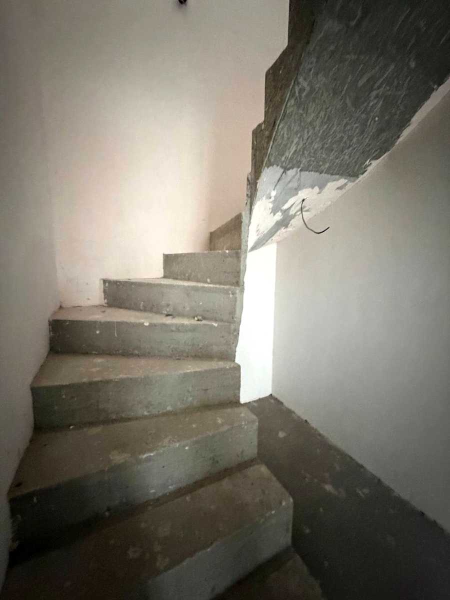 1879383525650756