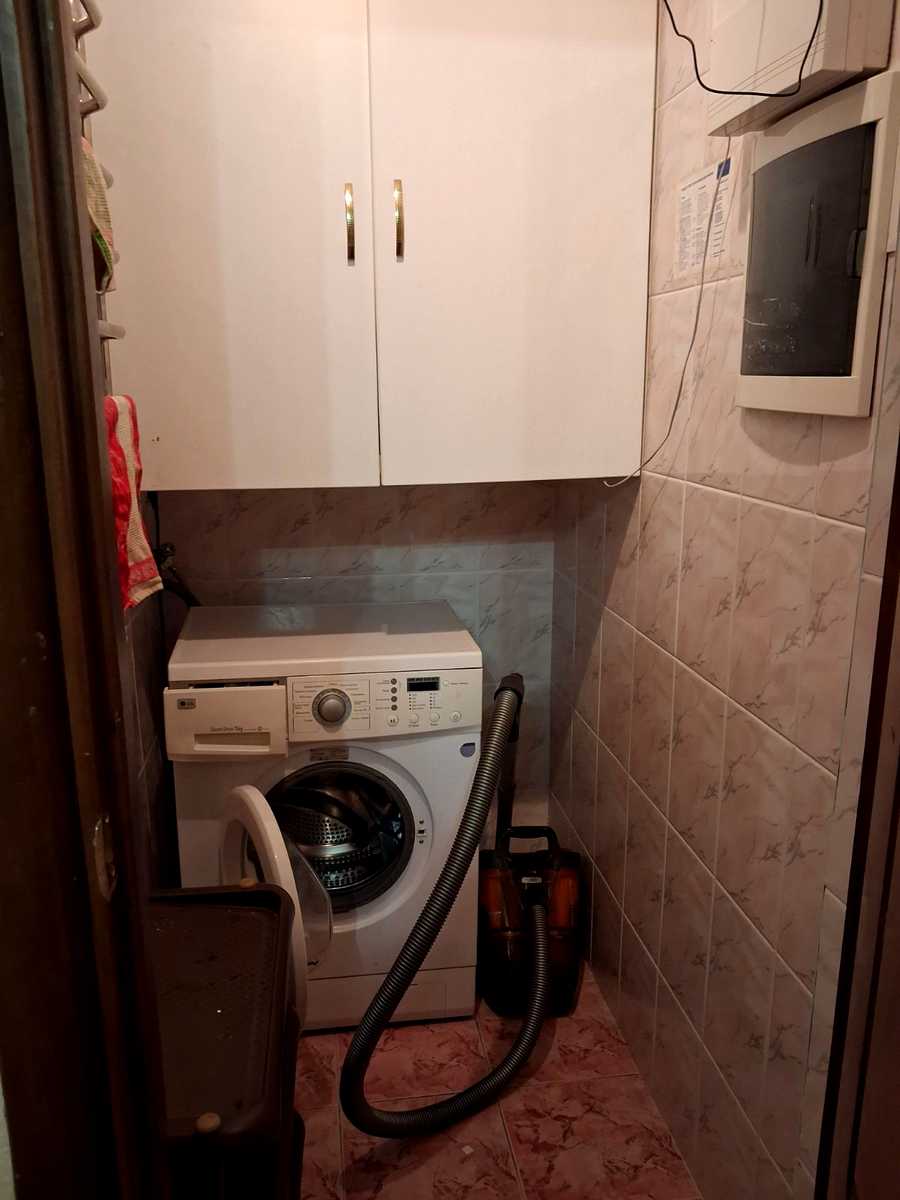 1879384782275593