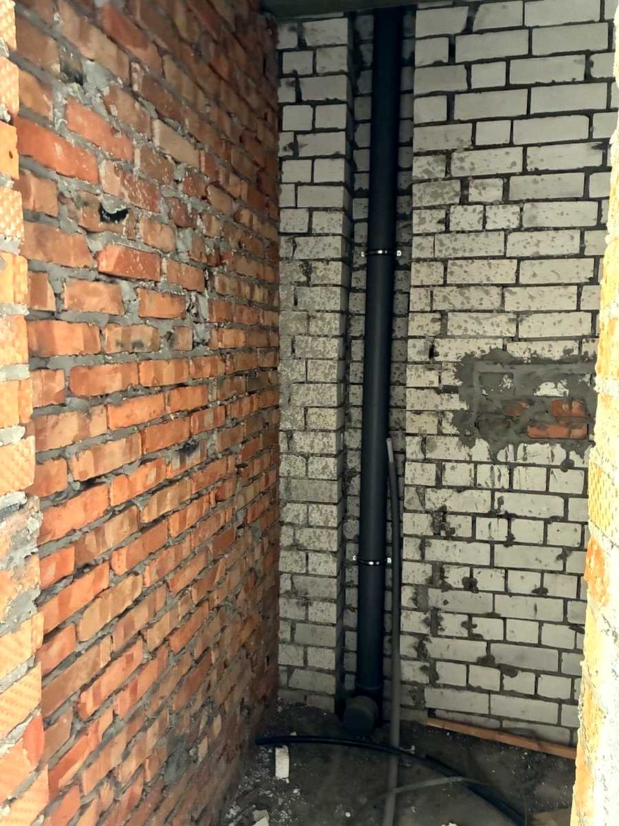 1879388628925947