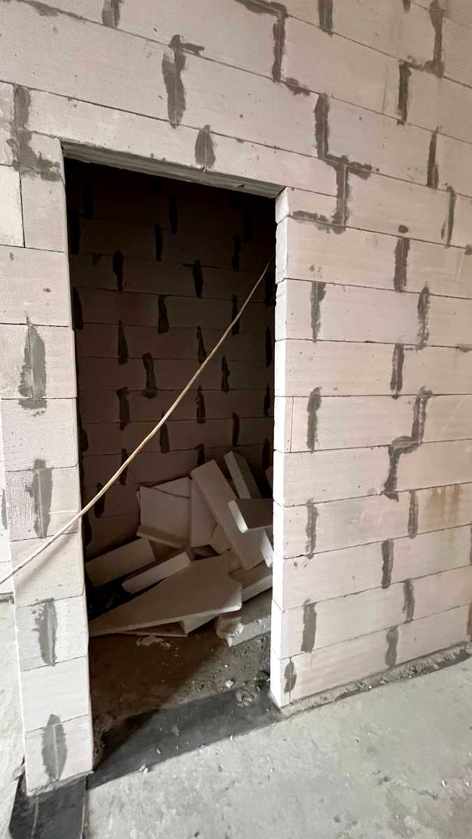 1879389825167672