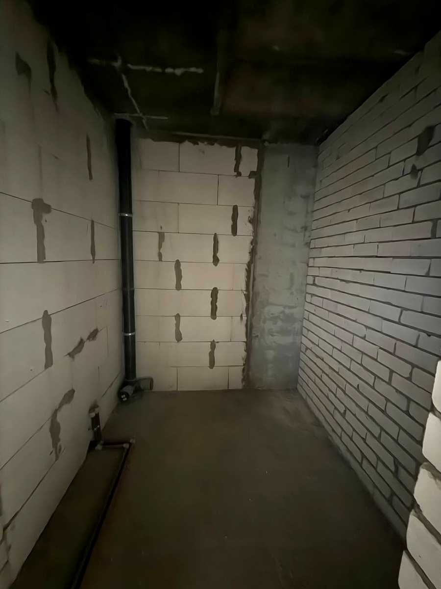 1879398348444400