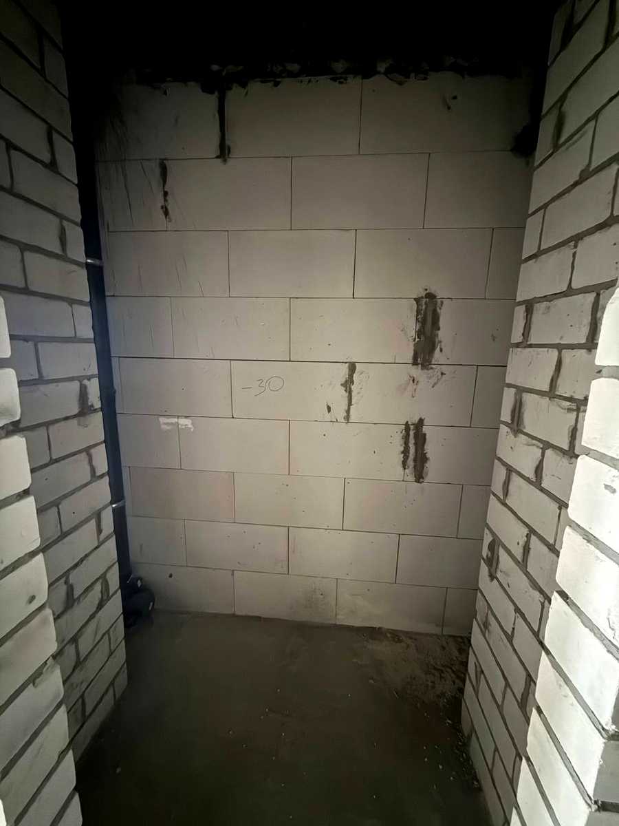 1879398348879391