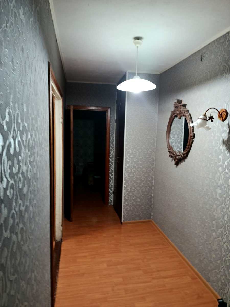1879401675358215