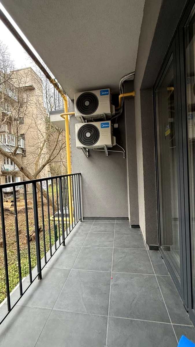 1879404754553194