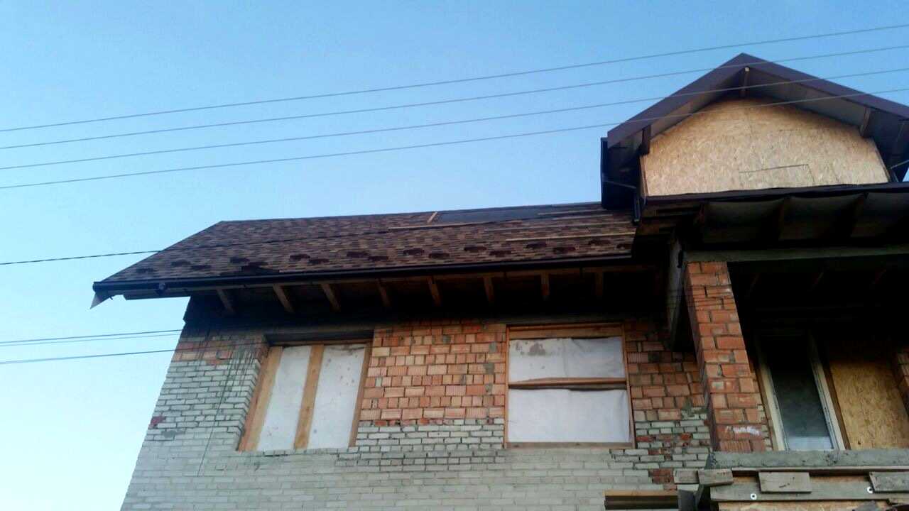 1879405947976349