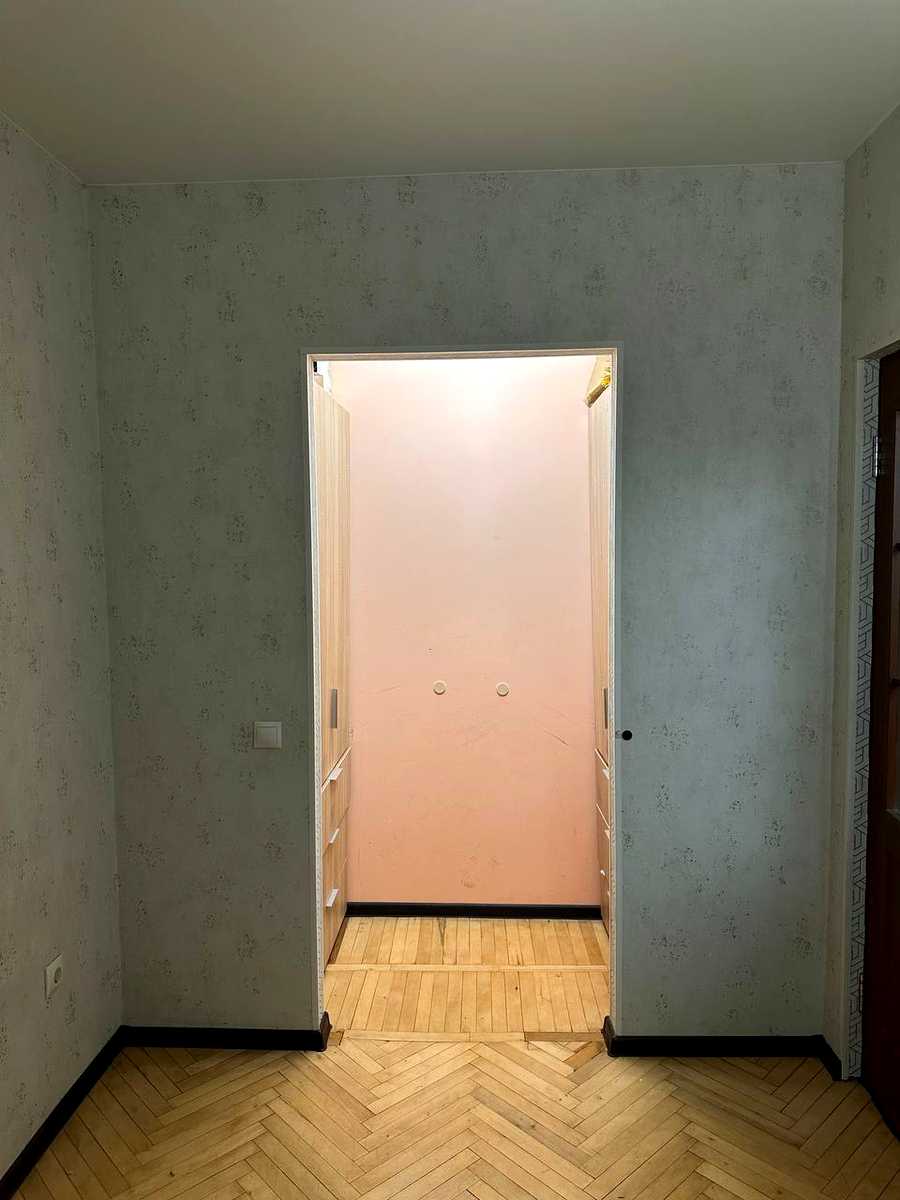 1879409762704344