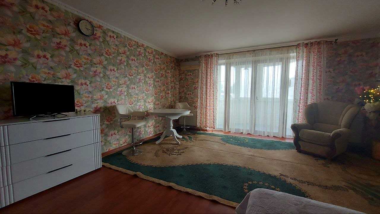 1879411104882694