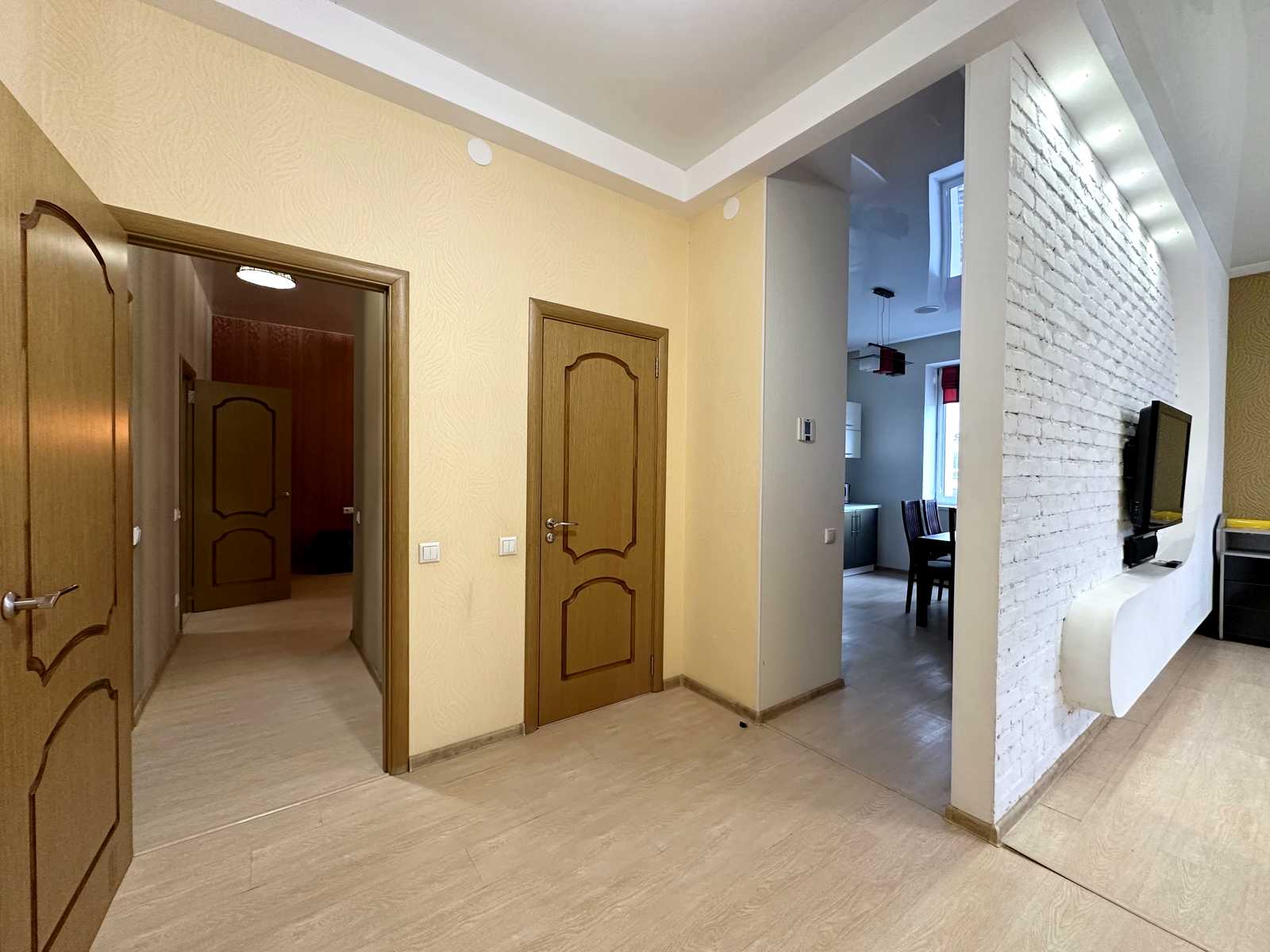 1879418279857827