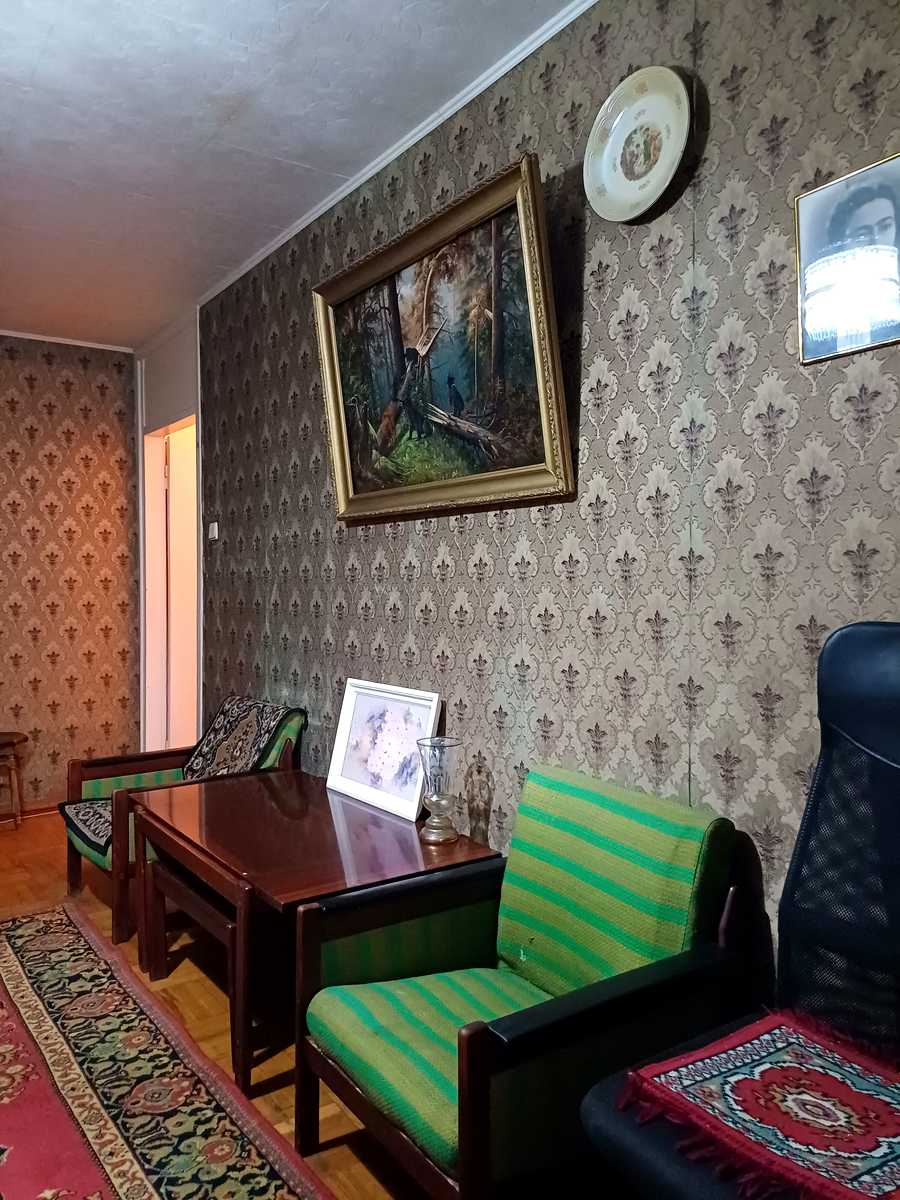 1879419885684674